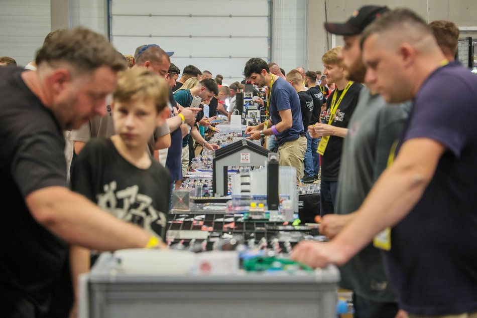 Łódź. Hot Wheels opanowały halę Expo Łódź! Setki miniatur aut, wyścigi na żywo i nie tylko!