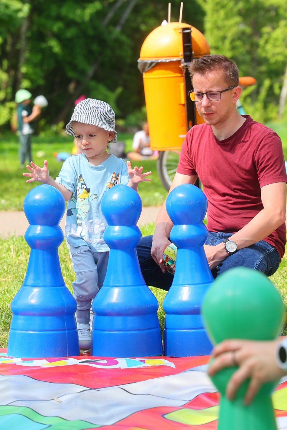 Łódź. Piknik na Młynku w Łodzi. Dmuchańce, alpaki, gigantyczne kręgle i rowery wodne