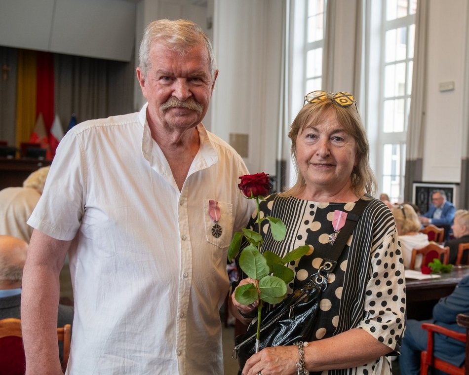 Łódź. Medale za długoletnie pożycia małżeńskie. Rekordziści są razem ponad 60 lat!