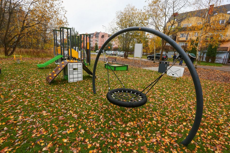 Nowy plac zabaw na Janowie gotowy. Powstał we współpracy z InPostem
