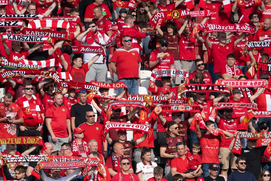 Kibice na meczu Widzewa Łódź z Piastem Gliwice