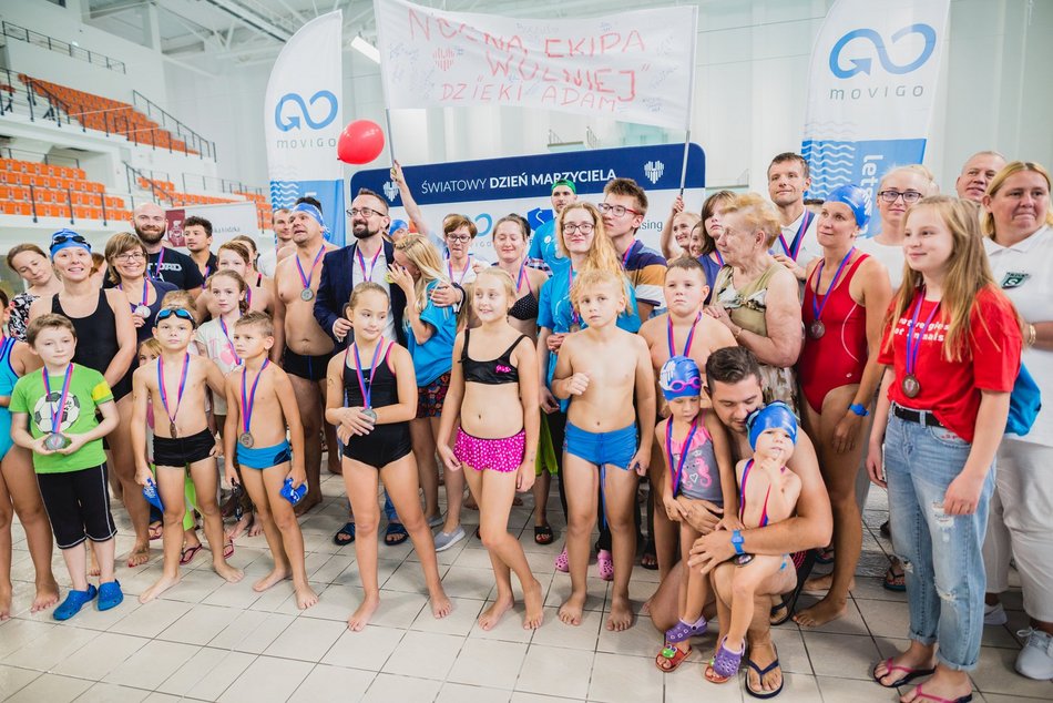 Pomaganie przez pływanie. Dzień Marzyciela w Zatoce Sportu w Łodzi