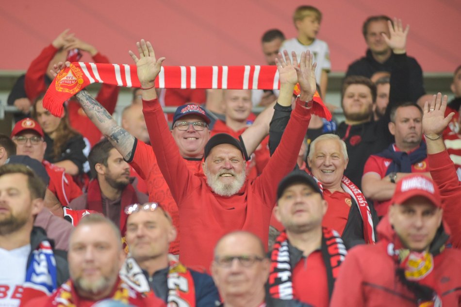 Kibice Widzewa Łódź z Pogonią Szczecin. Byłeś/aś tam? Znajdź się w galerii!