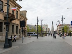 Łódź. Piotrkowska w biało-czerwonych barwach. Łódź gotowa na majówkę!