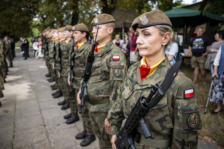 Piknik militarny w parku Helenów