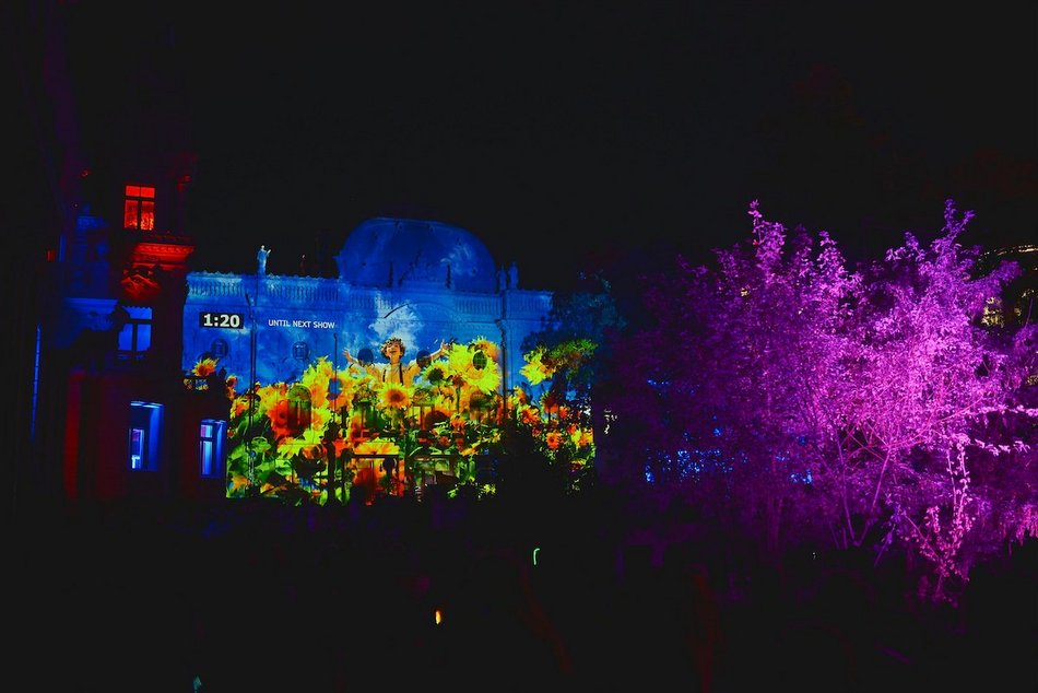 Łódź. Po prostu magia! Pałac Poznańskich zachwyca na Light Move Festival 2025