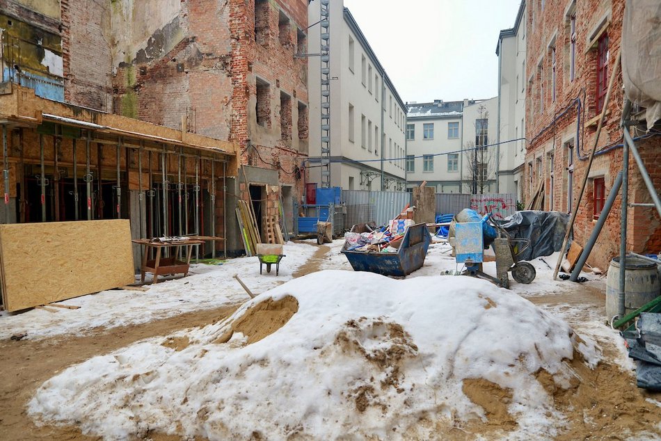 Łódź. Metamorfoza ruiny przy Włókienniczej