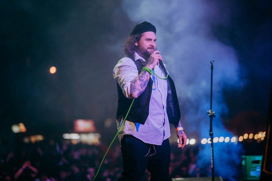 Łódź. Juwenalia 2025 w Łodzi. Pierwsze koncerty na Lumumbowie przyciągnęły tłumy