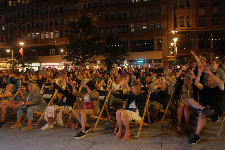 Łódź. Stand-up na Piotrkowskiej. W pasażu Schillera znów było pełno dobrego humoru