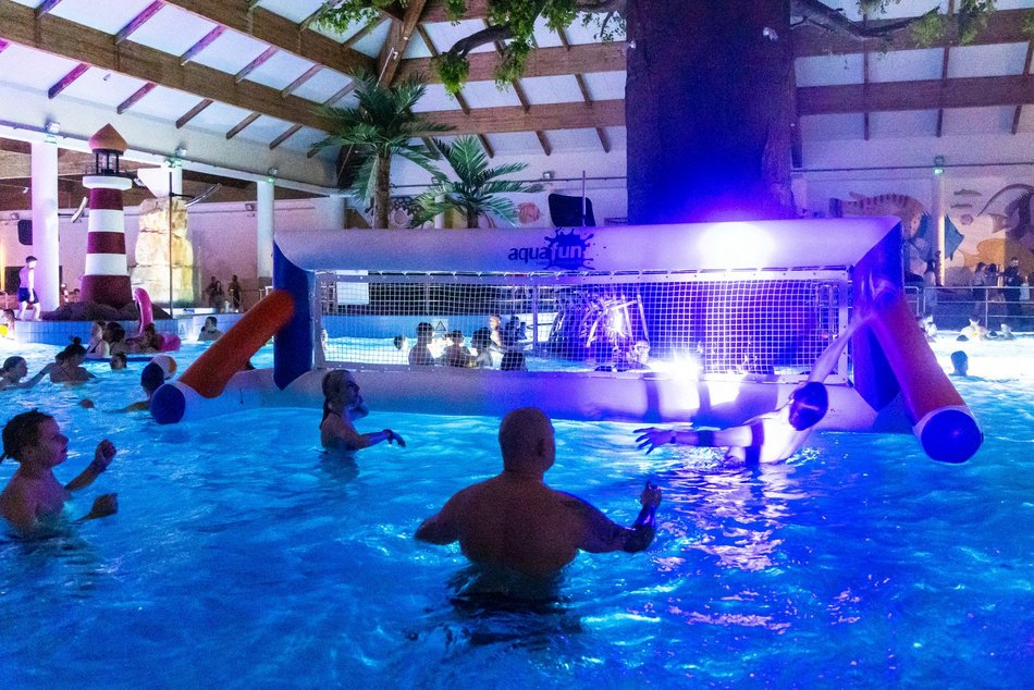 Łódź. Nocne pływanie w Aquaparku Fala w Łodzi