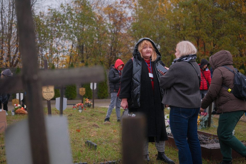 Światełko Pamięci na cmentarzu przy Zakładowej w Łodzi. Wolontariusze zapalili znicze