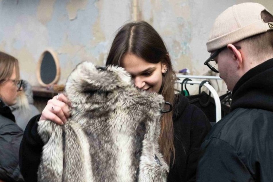 Łódź. Targi Thrift Up na OFF Piotrkowska w Łodzi. Odzież designerska, vintage i sportowa na wyciągnięcie ręki