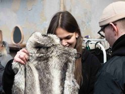 Łódź. Targi Thrift Up na OFF Piotrkowska w Łodzi. Odzież designerska, vintage i sportowa na wyciągnięcie ręki