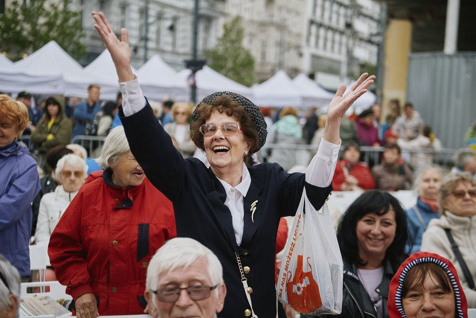 seniorzy podczas senioraliów w Łodzi