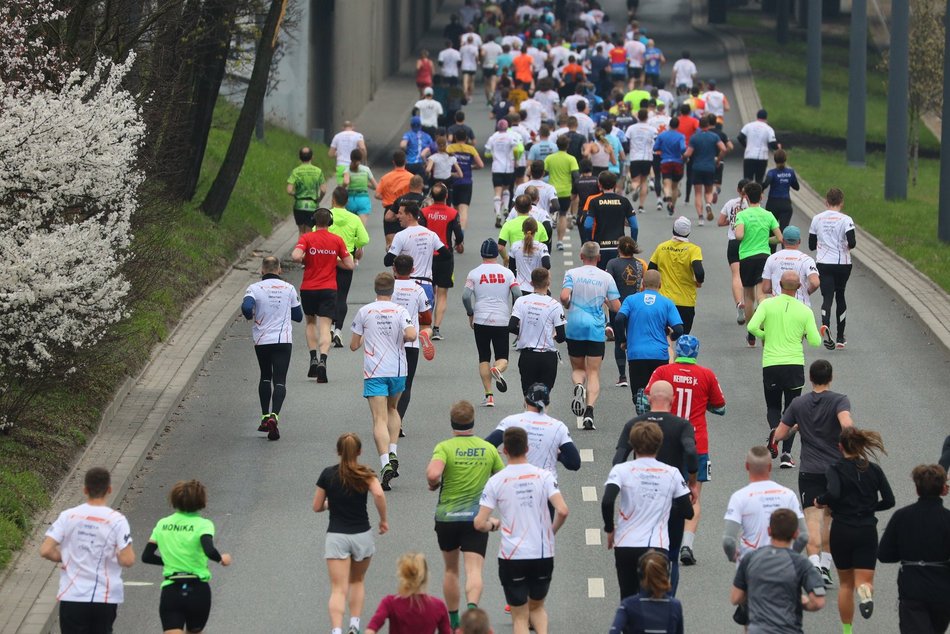 DOZ Maraton 2023. Brałeś udział w biegu? Znajdź się na zdjęciach!