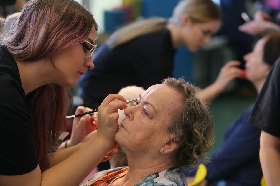 Jak dbać o wygląd po 60. roku życia? To proste! Weź przykład z łódzkich seniorek!