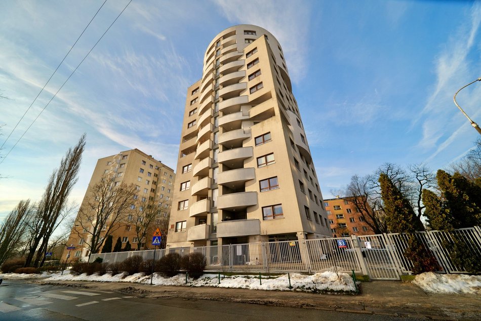 Jedyny taki apartamentowiec w Łodzi. Kiedyś synonim luksusu i... statusu