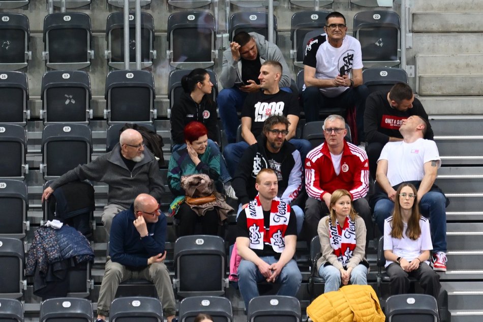 Łódź. Kibice na meczu ŁKS Commercecon Łódź z ITA TOOLS STAL Mielec. Byłeś/aś?