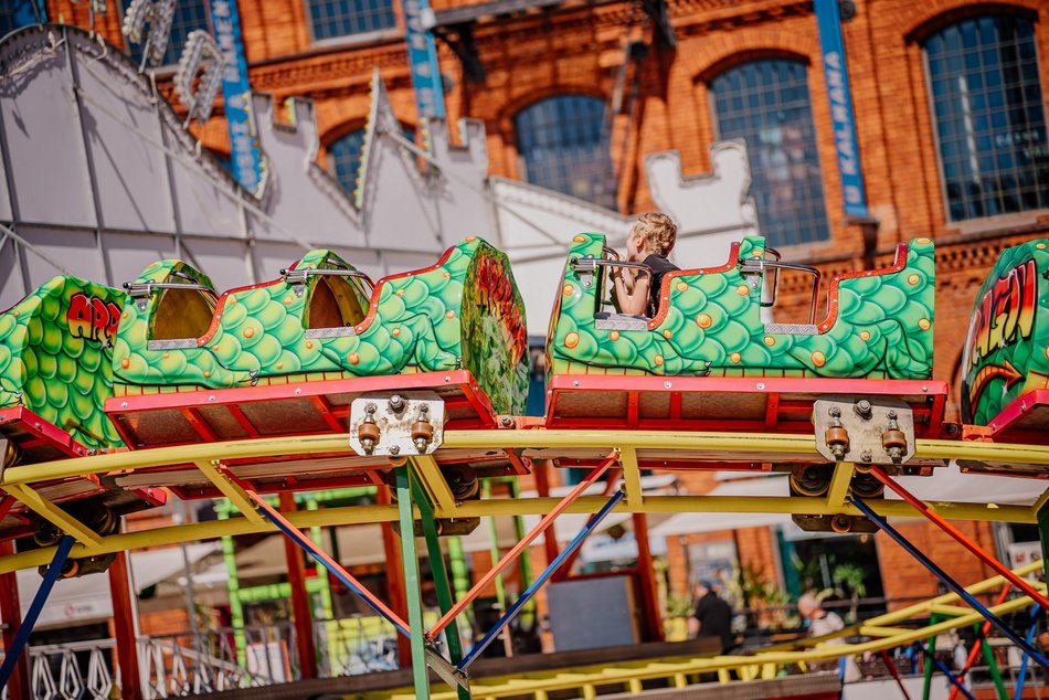 Łódź. Majówka w Manufakturze w Łodzi. Włoski jarmark, festiwal karuzel i wiele więcej