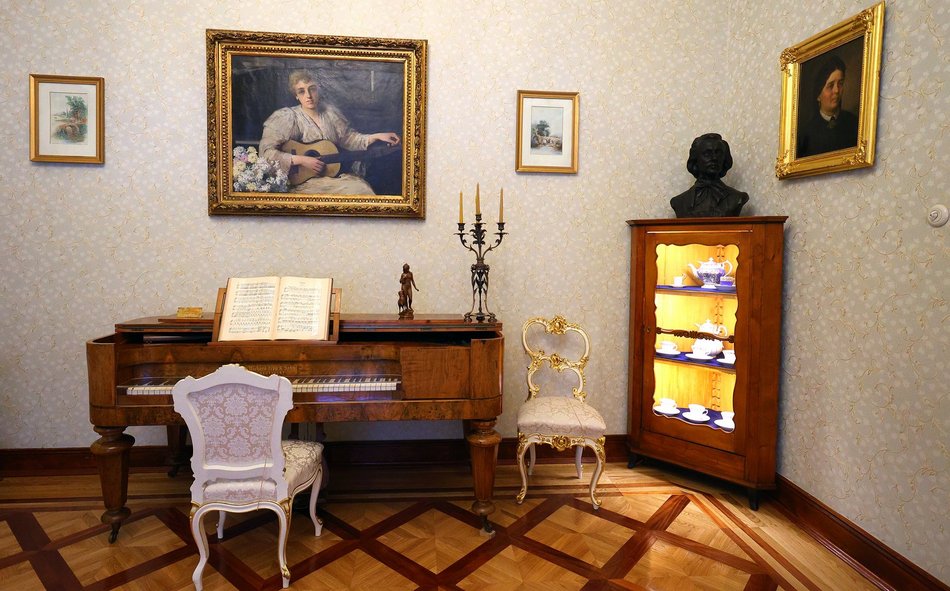 Łódź. Meble w Muzeum Miasta Łodzi