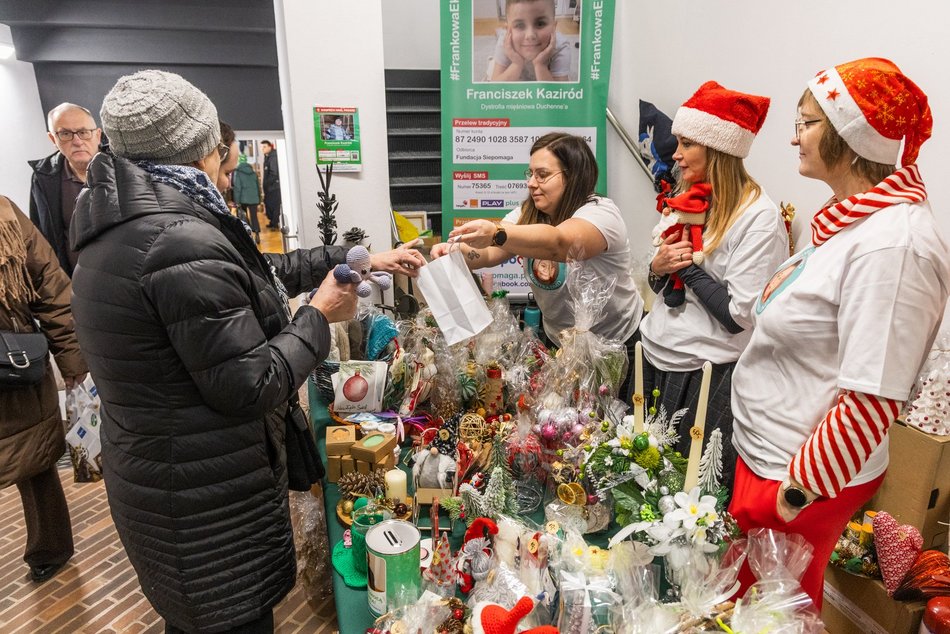 Łódź. Świąteczne Targi Starocie na Księżym Młynie w Łodzi. Znajdziesz tam unikatowe prezenty