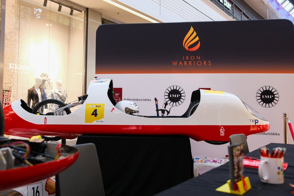 Łódź. WOŚP 2026 w Łodzi wystartował w Manufakturze! Zobacz te wspaniałe motocykle i bolidy