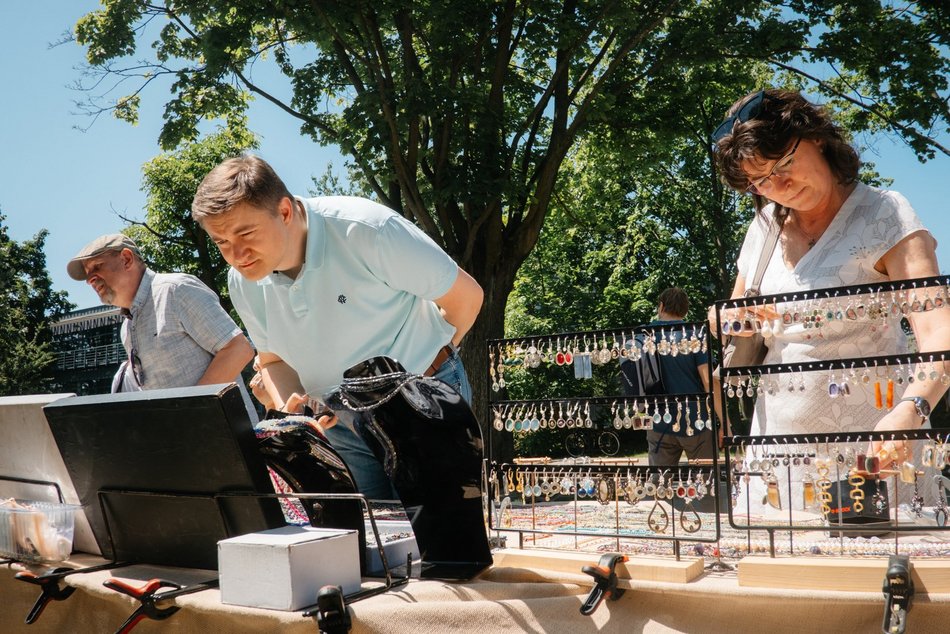 Słoneczny Targ staroci i rękodzieła na Księżym Młynie