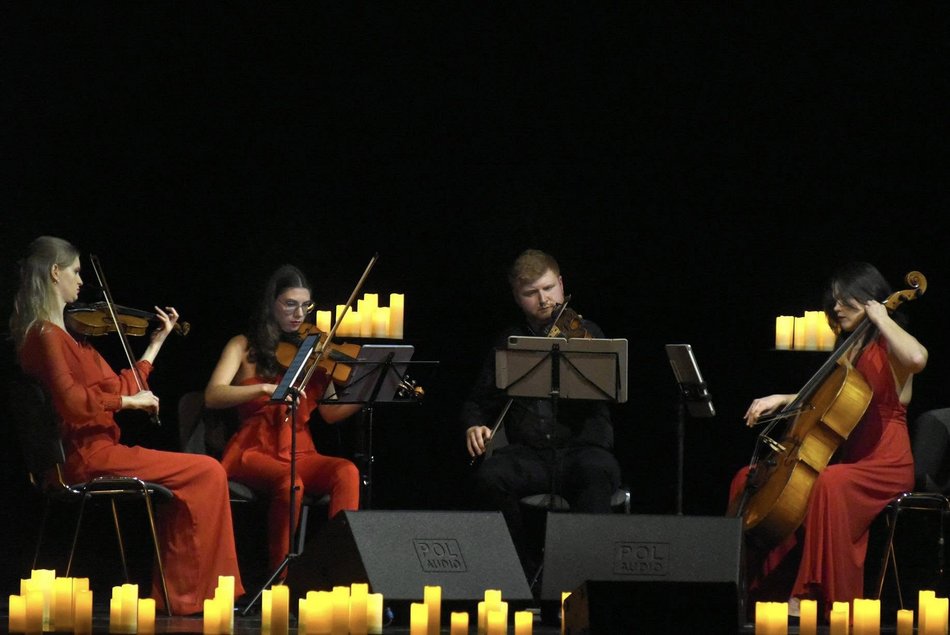 Magia muzyki w blasku świec. Trzy wyjątkowe koncerty Vivid Quartet w Łodzi