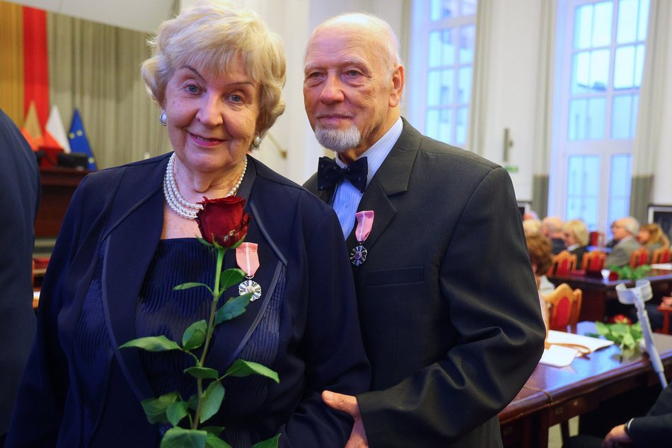 Łódź. Medale za długoletnie pożycie małżeńskie. Rekordziści są razem od 66 lat!