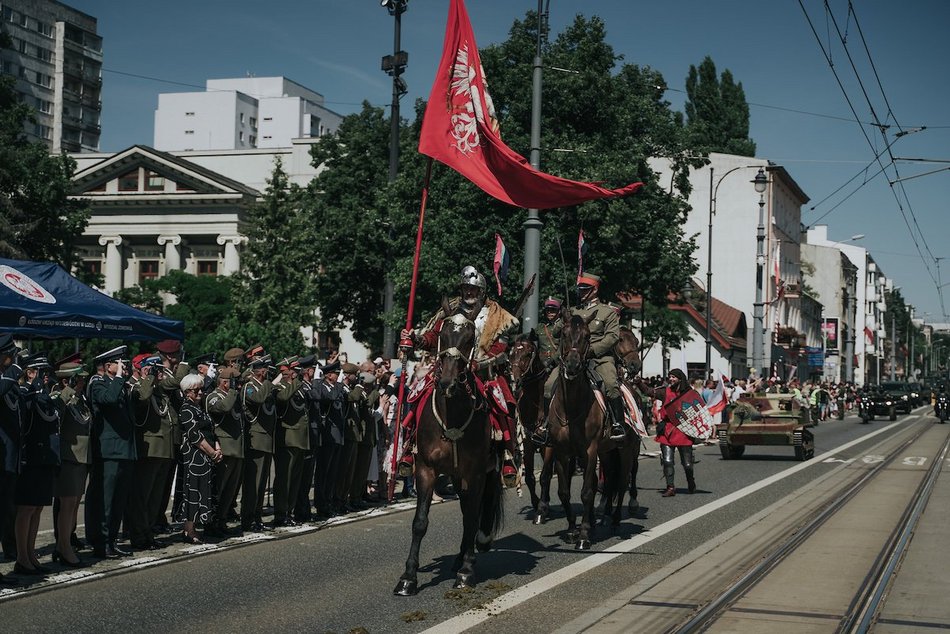 Łódź. Święto Wojska Polskiego w Łodzi. Wielka parada, piknik, rekonstrukcje historyczne