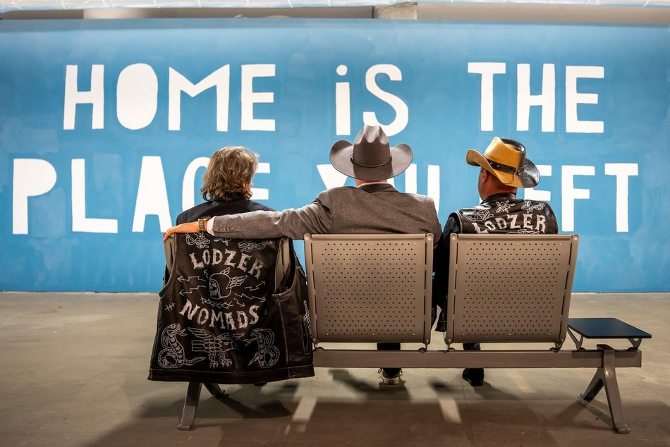 Galeria sztuki na... lotnisku w Łodzi! Oczekiwanie na samolot będzie przyjemnością!