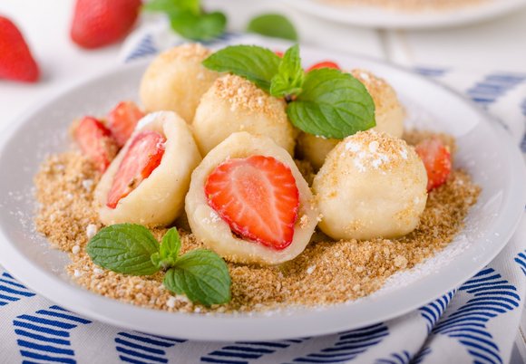 knedle z truskawkami