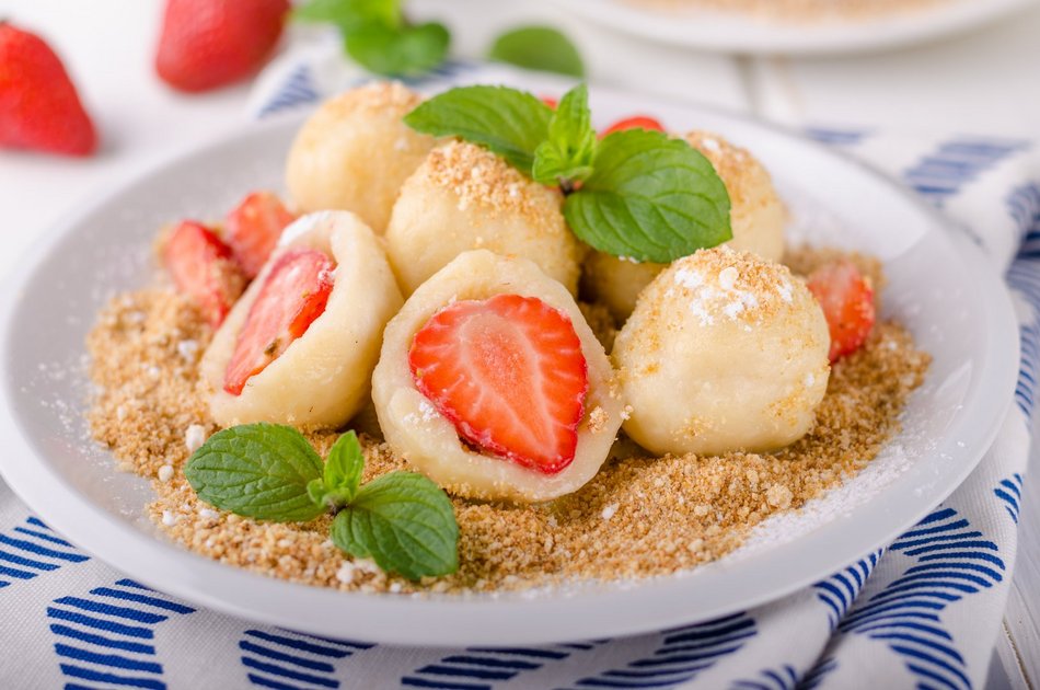 knedle z truskawkami