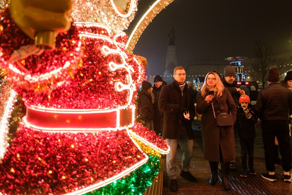 Tłumy na otwarciu Jarmarku Bożonarodzeniowego w Łodzi. Byłeś/aś? Znajdź się na zdjęciach!