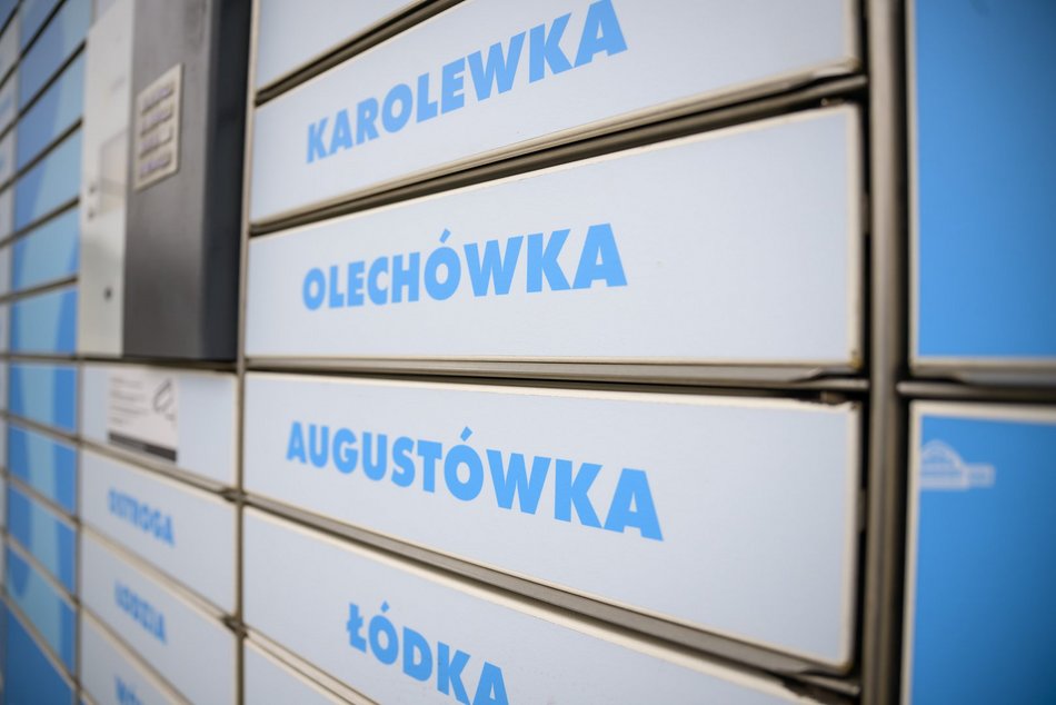 Łódź. Paczkomaty InPostu z motywami Łodzi. Odbieranie z nich paczek to czysta przyjemność!