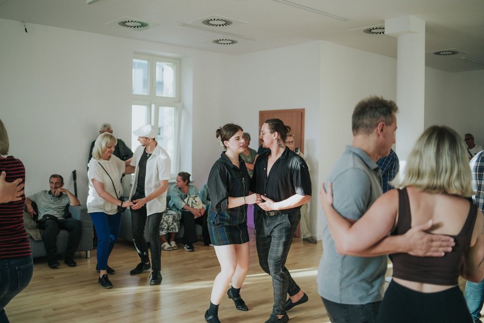 Łódź. Niedzielna potańcówka przy Piotrkowskiej. Pełno tańca, muzyki i dobrej energii!