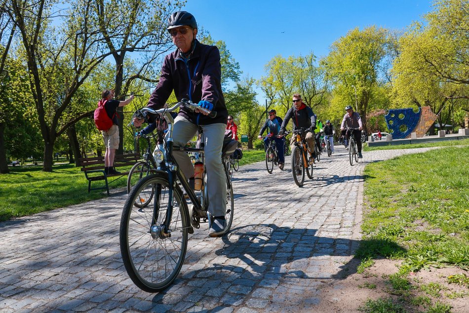 Łódź. Pierwsza wycieczka rowerowa Zielonej Łodzi w 2025 roku. Co za frekwencja!