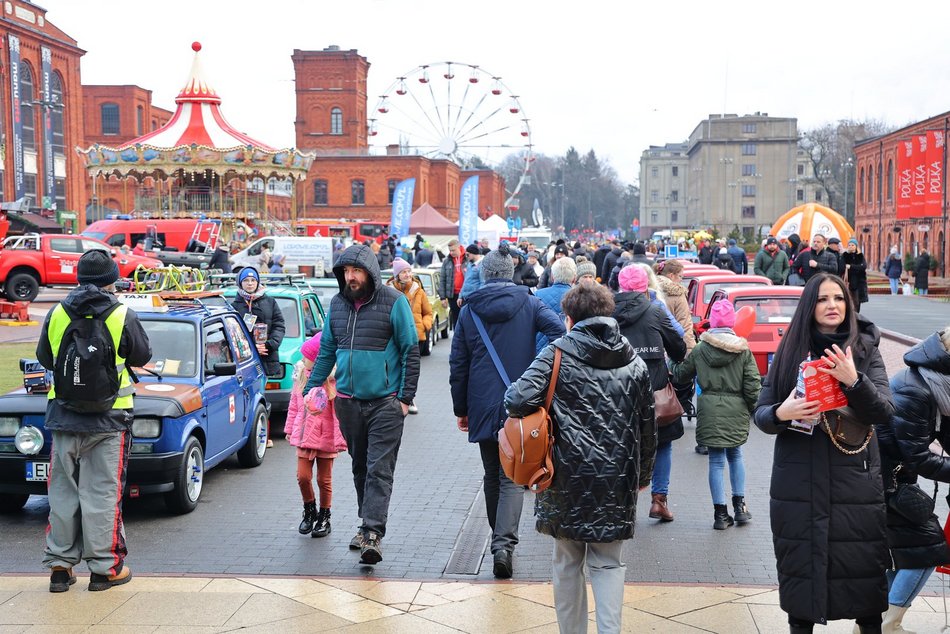 uczestnicy finału wielkiej orkiestry świątecznej pomocy w Łodzi