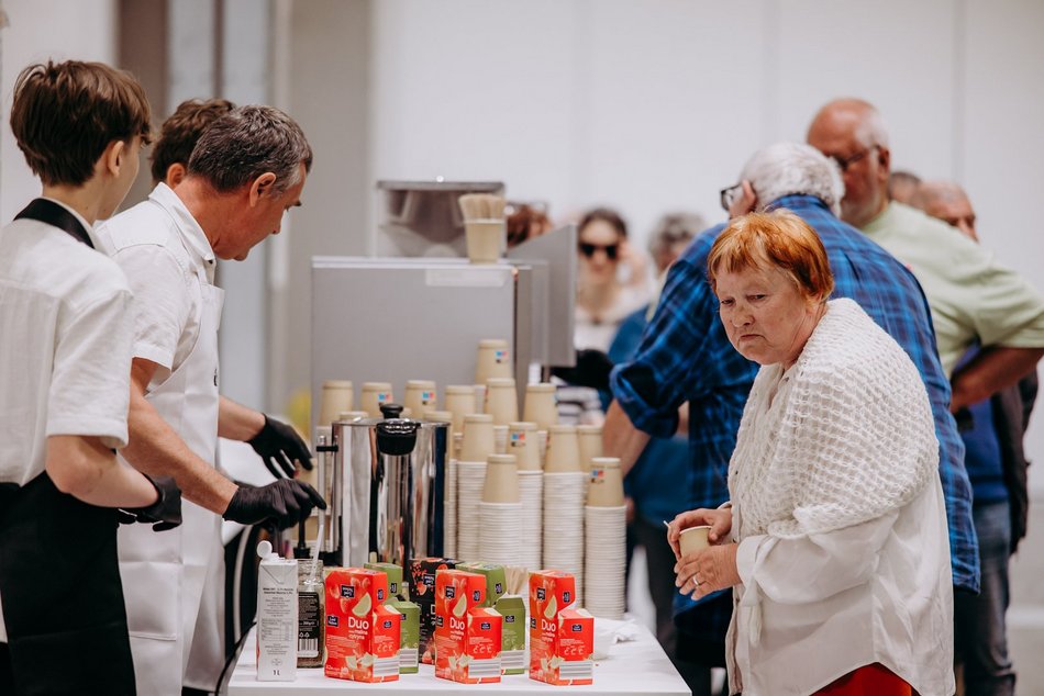 Łódź. Miejskie Śniadanie Wielkanocne 2025 w Łodzi. Kilkuset gości w hali Expo-Łódź