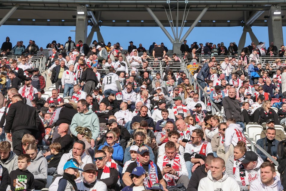 Łódź. Kibice na meczu ŁKS Łódź z Ruchem Chorzów. Byłeś/aś? Znajdź się w galerii!