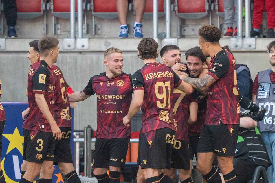 Łódź. Co słychać w Widzewie Łódź? Pierwsze pożegnania, przygotowania i start nowego sezonu