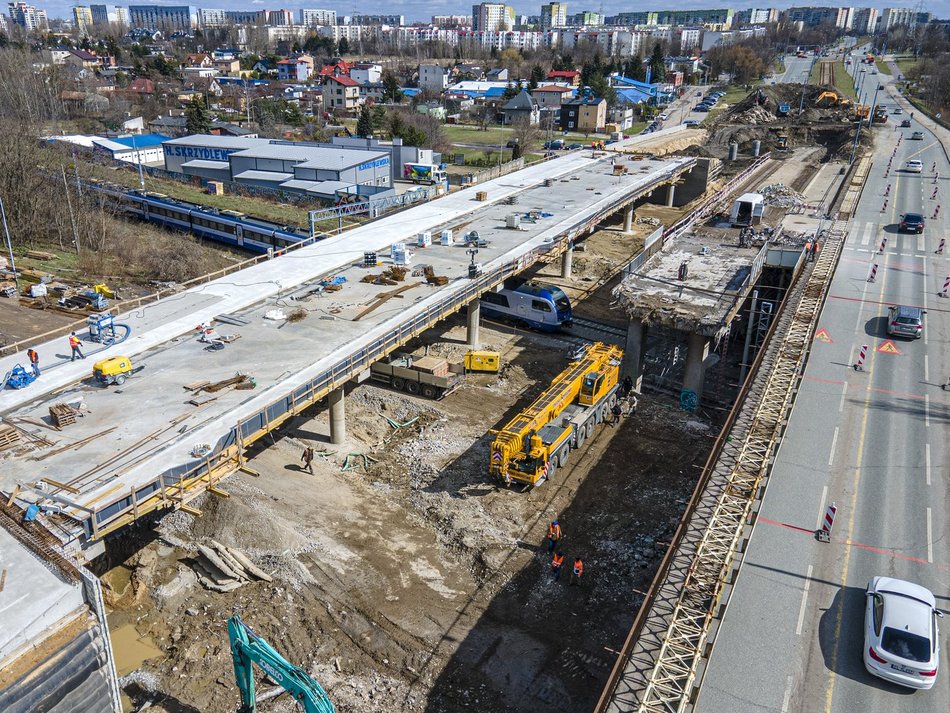 Nowe wiadukty na Przybyszewskiego. Budowa północnej nitki na ostatniej prostej