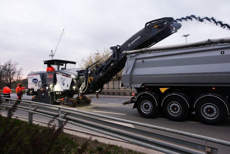 Łódź. Wymiana asfaltu na Bandurskiego