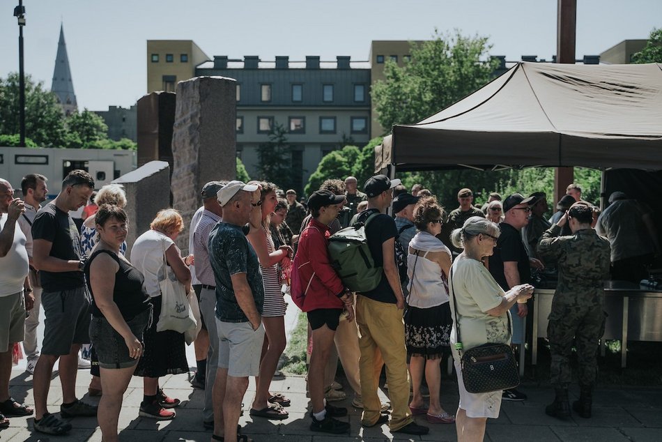 Łódź. Święto Wojska Polskiego w Łodzi. Wielka parada, piknik, rekonstrukcje historyczne