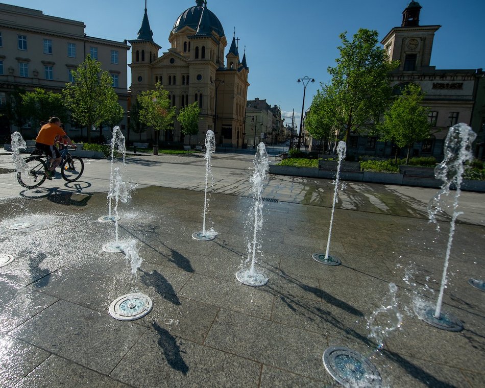 Łódź. Fontanny powróciły! Czas na wodne szaleństwo w mieście