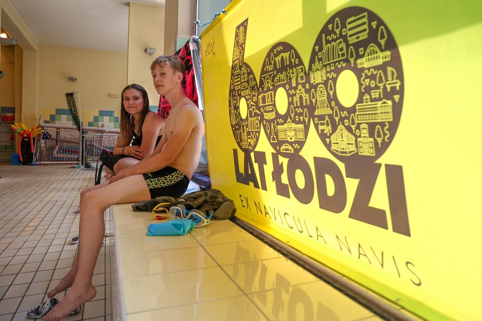 Zawody pływackie zorganizowane przez Międzyszkolny Klub Sportowy „Trójka”