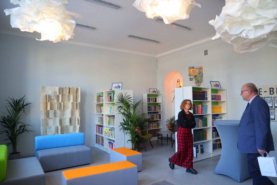 Łódź. Jubileusz w Szkole Podstawowej nr 42 w Łodzi. Huczne obchody z okazji 100-lecia