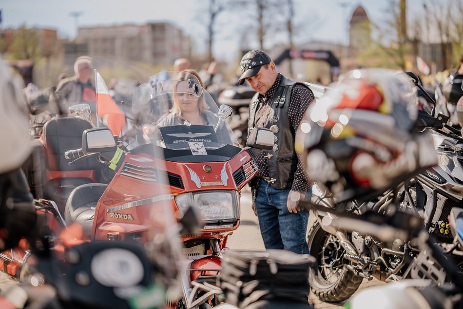 Łódź. Motocykliści opanowali Łódź! Otwarcie sezonu pod Atlas Areną i parada przez miasto