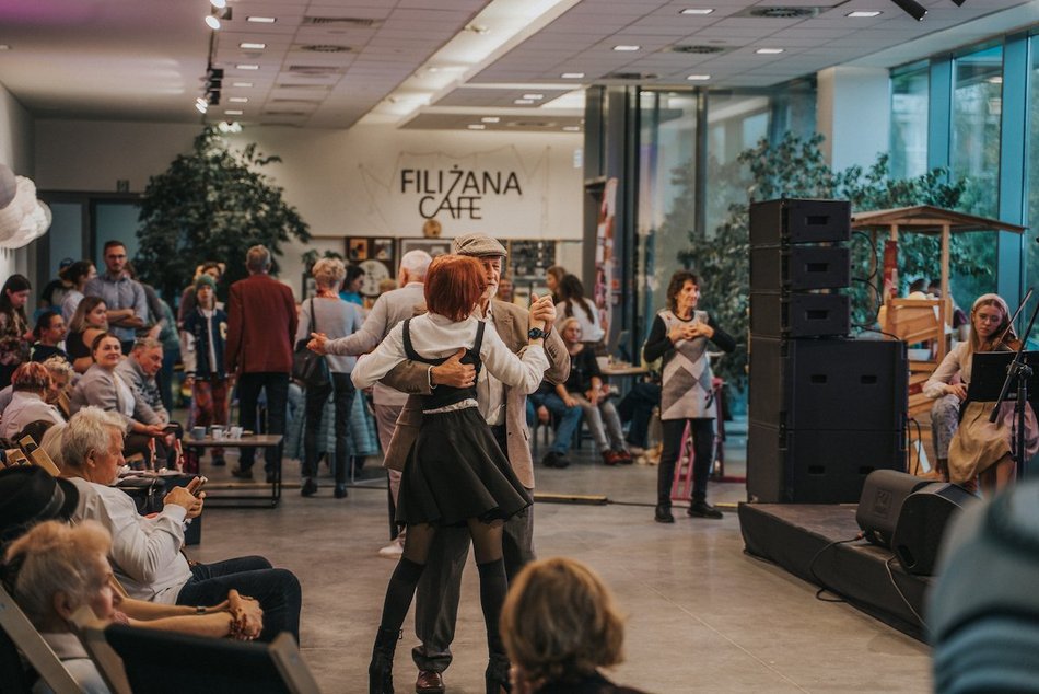 Łódź. Potańcówka w stylu retro? W Centrum Dialogu w Łodzi to możliwe!