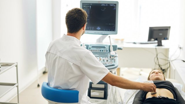 Więcej lekarzy w Łódzkiem. Rośnie liczba pediatrów, chirurgów czy kardiologów [STATYSTYKI]